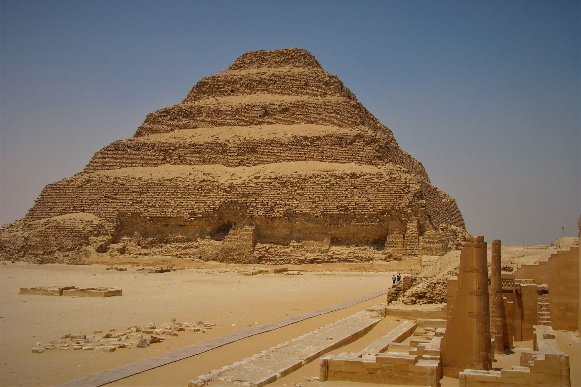 Image représentant la conférence  Le plateau de Saqqara - Histoire et exploration d'une nécropole immortelle
