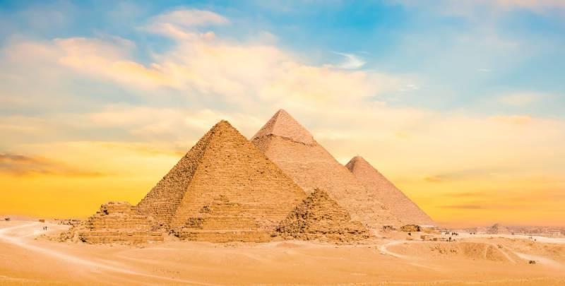 Image représentant la conférence  Des portes vers les cieux : dans les secrets des pyramides égyptiennes 