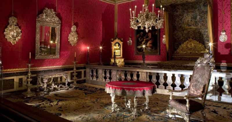 Image représentant la conférence  Le mobilier de Versailles, une histoire de bois et de bronze 