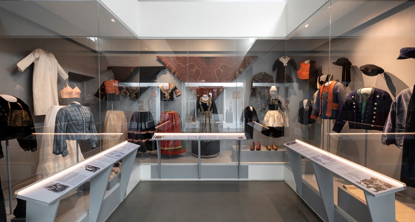Image représentant la conférence  Ce que le vêtement raconte : les collections textiles du musée de Bretagne