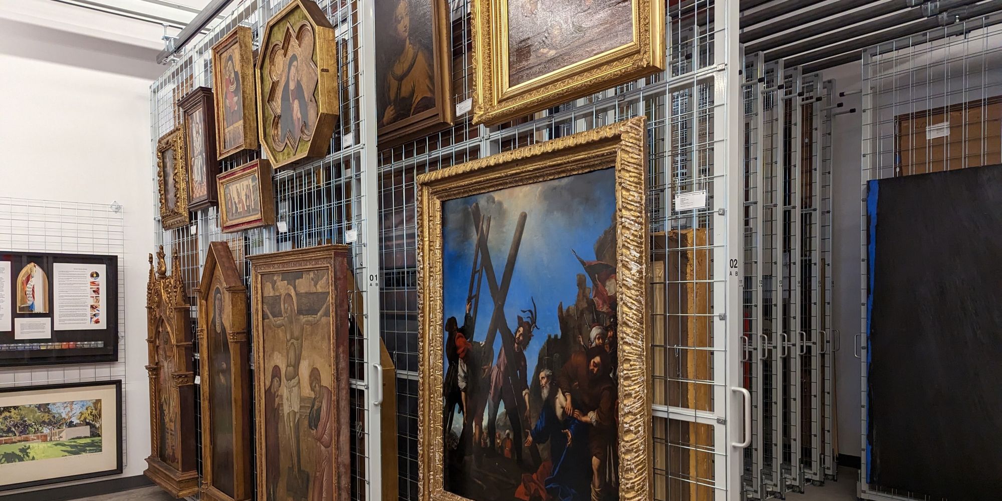 Image représentant la conférence  Les réserves des musées : comment garder les trésors cachés